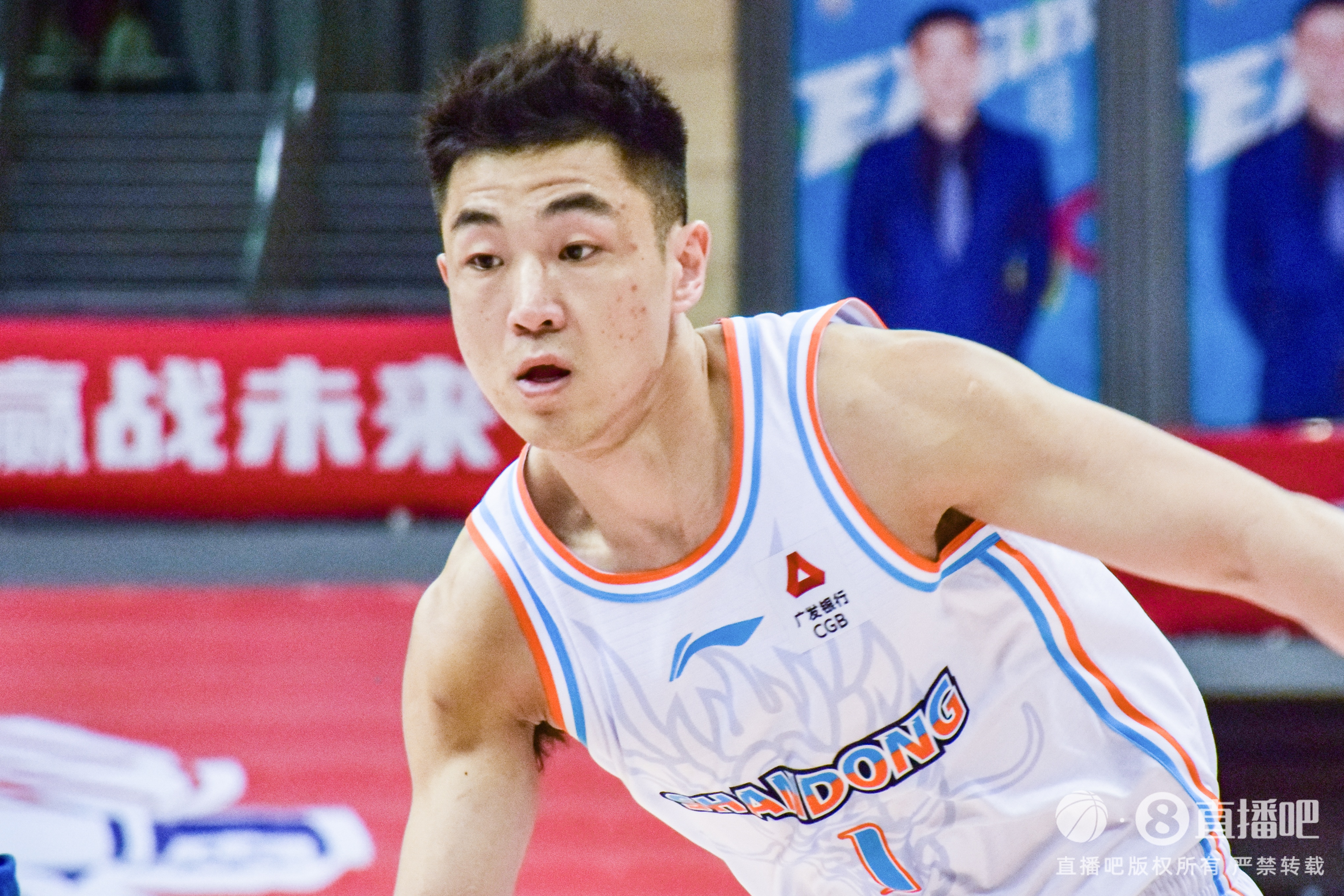 9体育包含今晨突围战来临，多伦多猛龙围绕CBA常规赛内部沟通，管理层满意，阵容厚度经受考验的词条